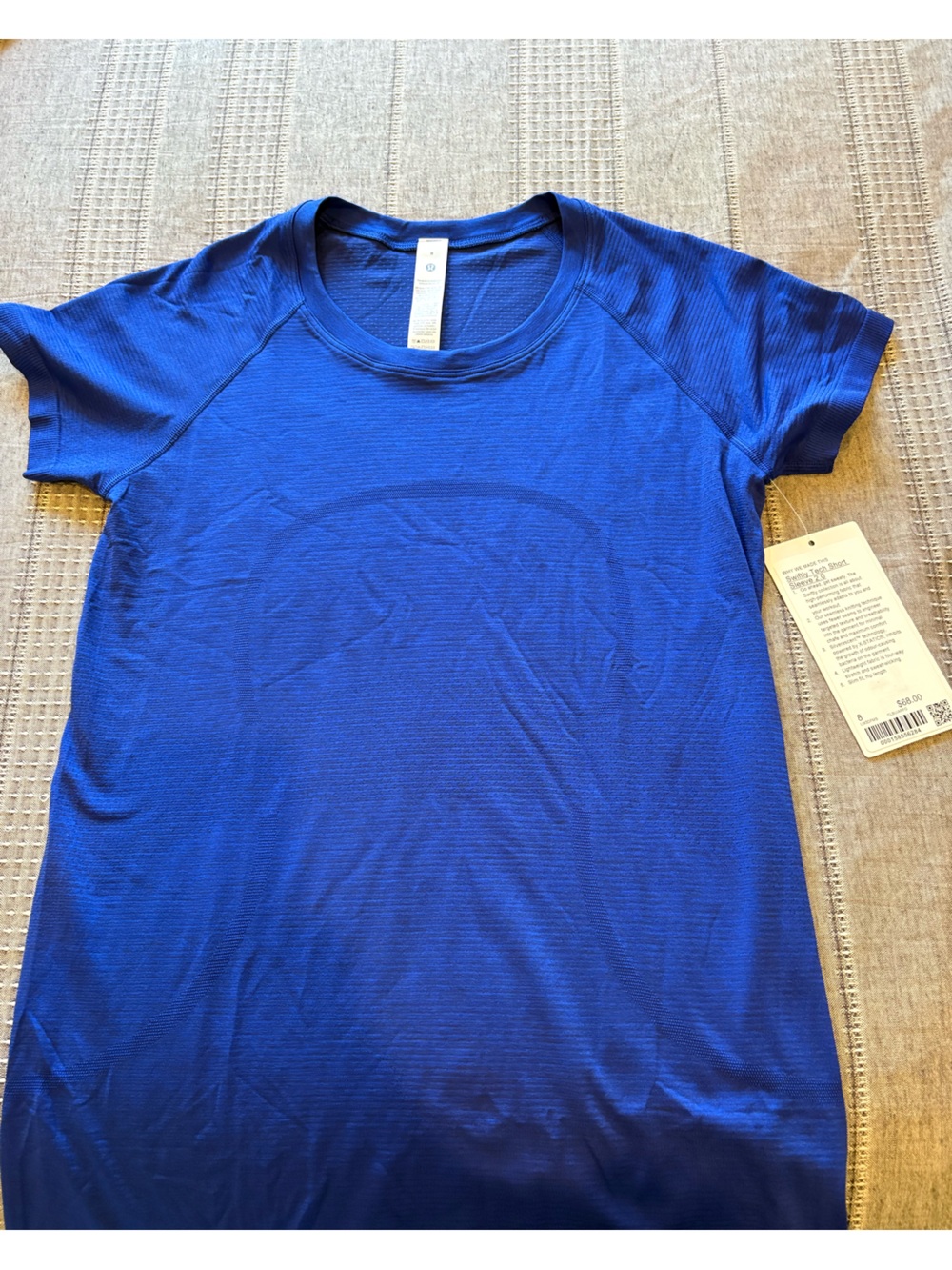 NWT lululemon swiftly tee shirt size 8
